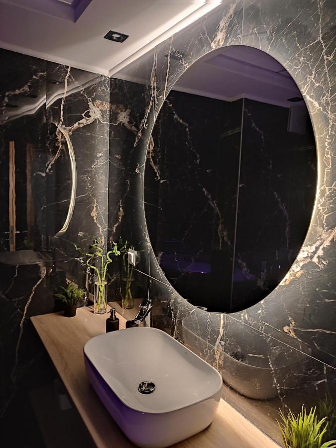 Amazing Apartments @ Monastiraki Subway Station Athen Exterior foto